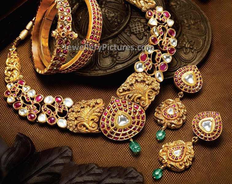Nakshi work antique uncut diamond jewellery set with necklace and earrings and bangles