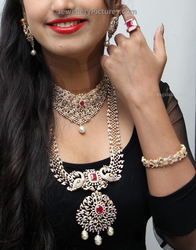 Bridal diamond jewellery set with necklace longchain earrings and bangles