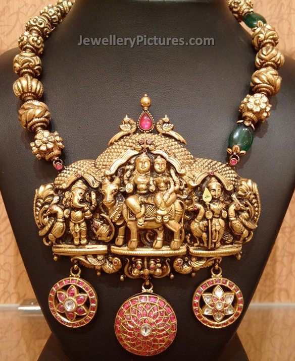Antique Gold Jewellery Designs with 